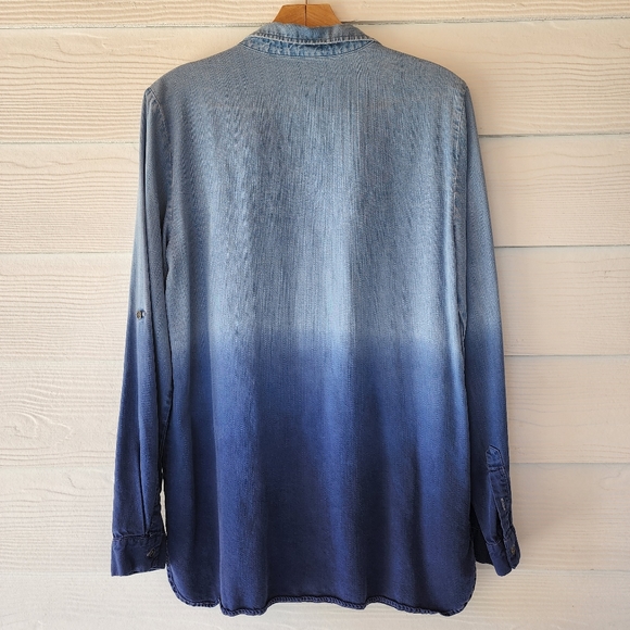 Chelsea & Theodore long-sleeve shirt. Size M - Picture 2 of 7